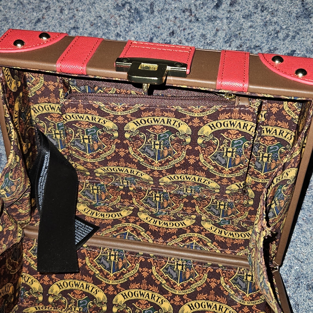 Loungefly Brown and Red Hogwarts Crossbody Bag - Picture 7 of 7